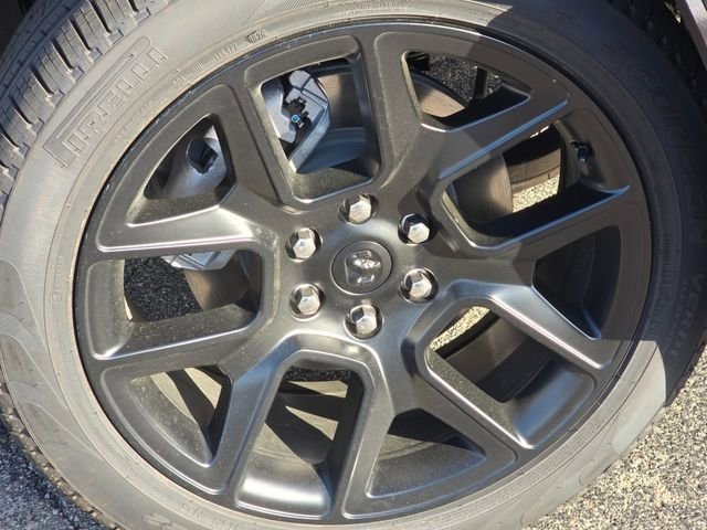 New 2026 Granite Crystal Metallic Clear-Coat Exterior Paint RAM Laramie image 35