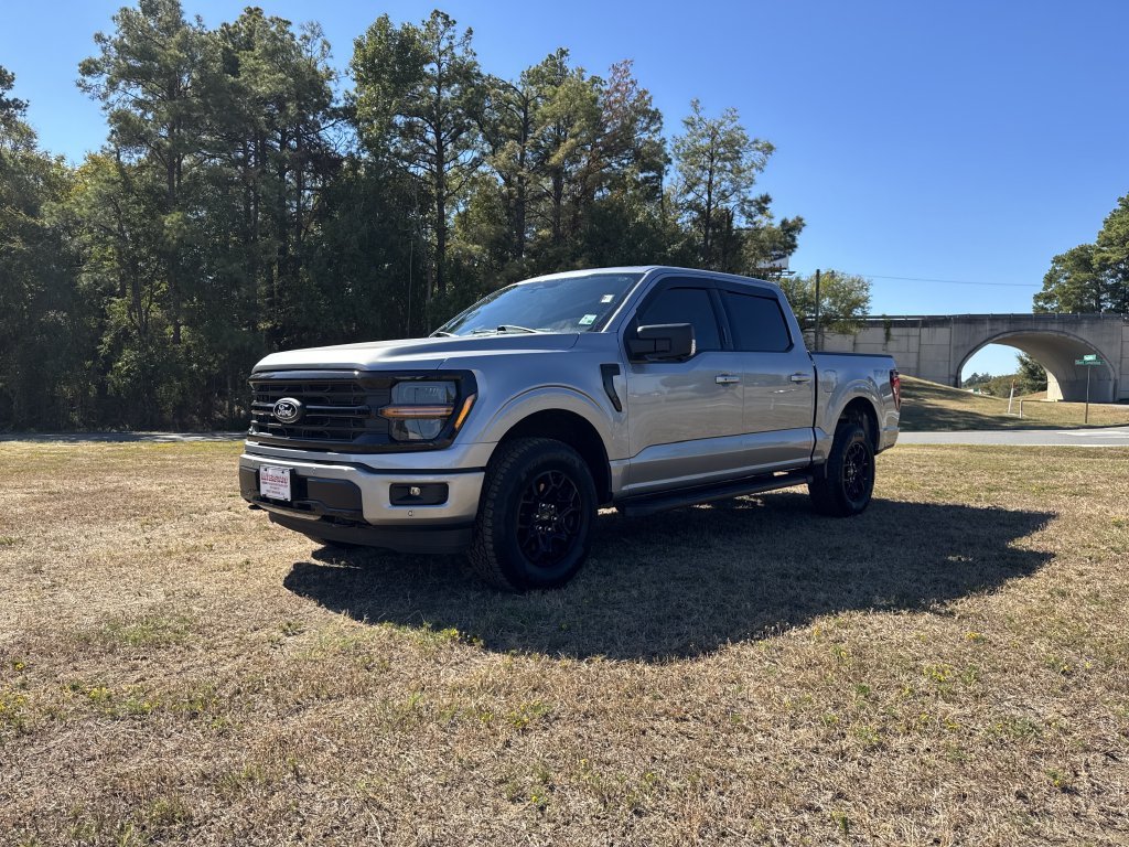 Used 2024 Silver Ford XLT image 1