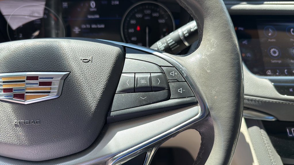 Used 2022 INFRARED TINTCOAT Cadillac AWD Premium Luxury image 33