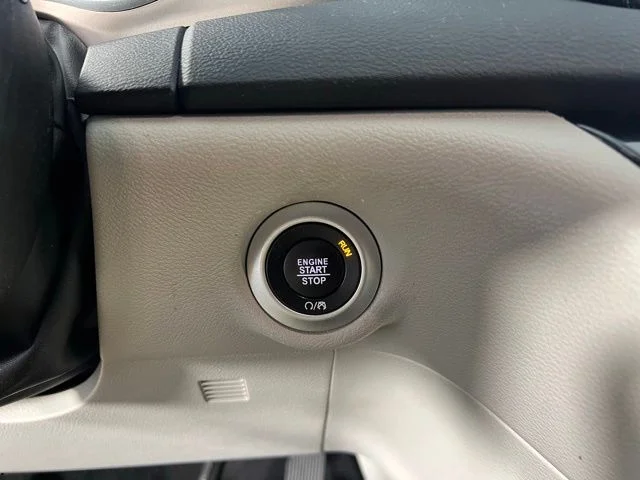 2022 Chrysler Voyager LX - Photo 25