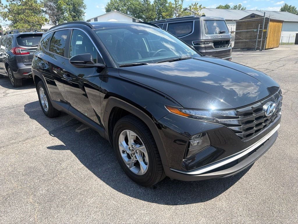 Used 2023 Black Hyundai SEL image 5