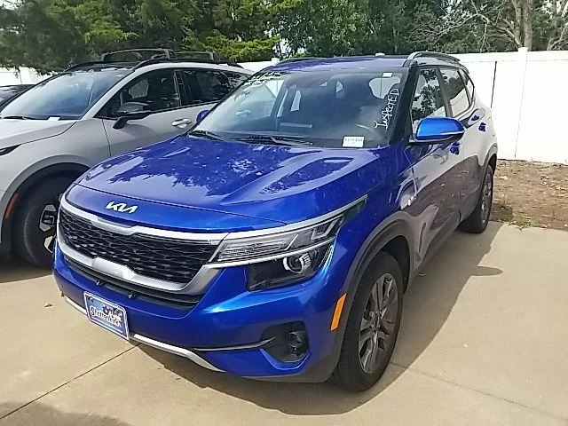Used 2022 Blue Kia S image 9
