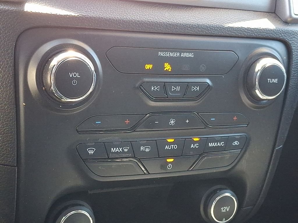 Used 2021 Black Ford XLT image 17