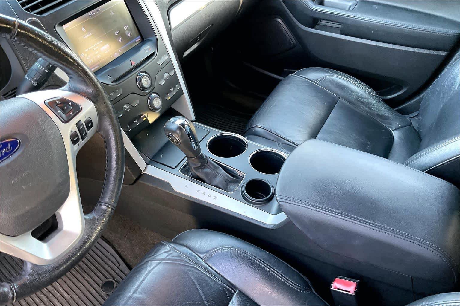 Used 2013 White Platinum Metallic Tri-coat Ford XLT image 14