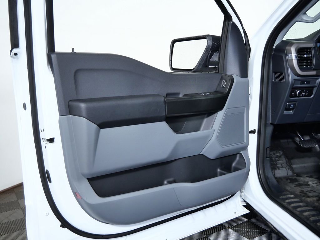 Used 2025 White Ford XL image 13