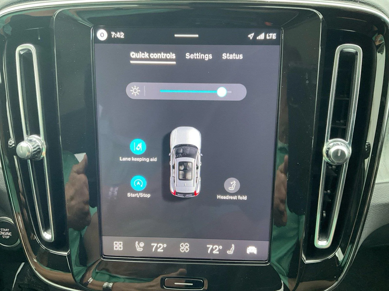 New 2026 Vapour Grey Metallic Volvo Core image 25