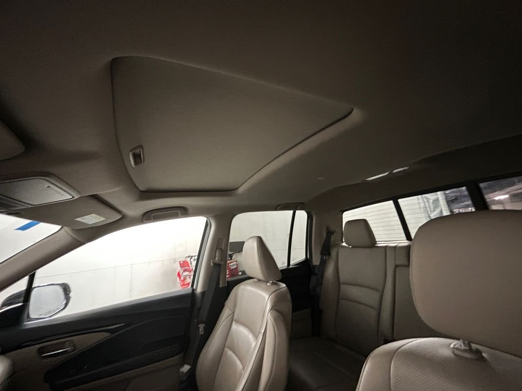 Used 2019 White Honda RTL-E image 25