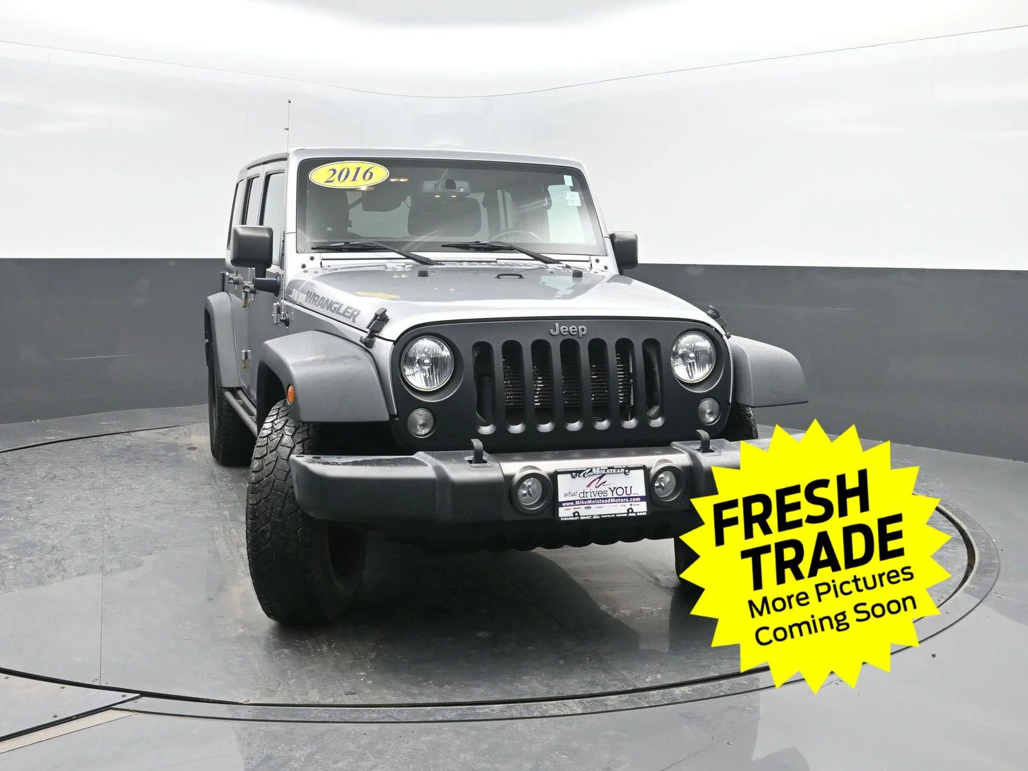 Used 2016 Billet Silver Metallic Clearcoat Jeep Black Bear image 36