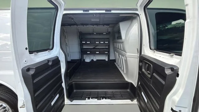 Used 2022 Summit White Chevrolet WT image 39
