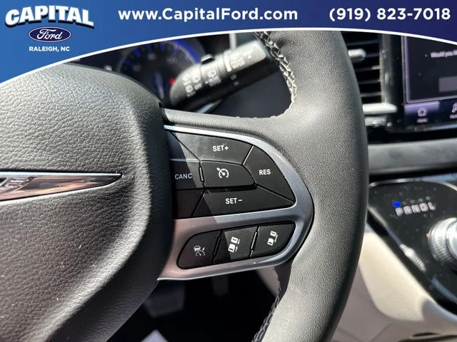 Used 2024 White Chrysler Touring L image 22