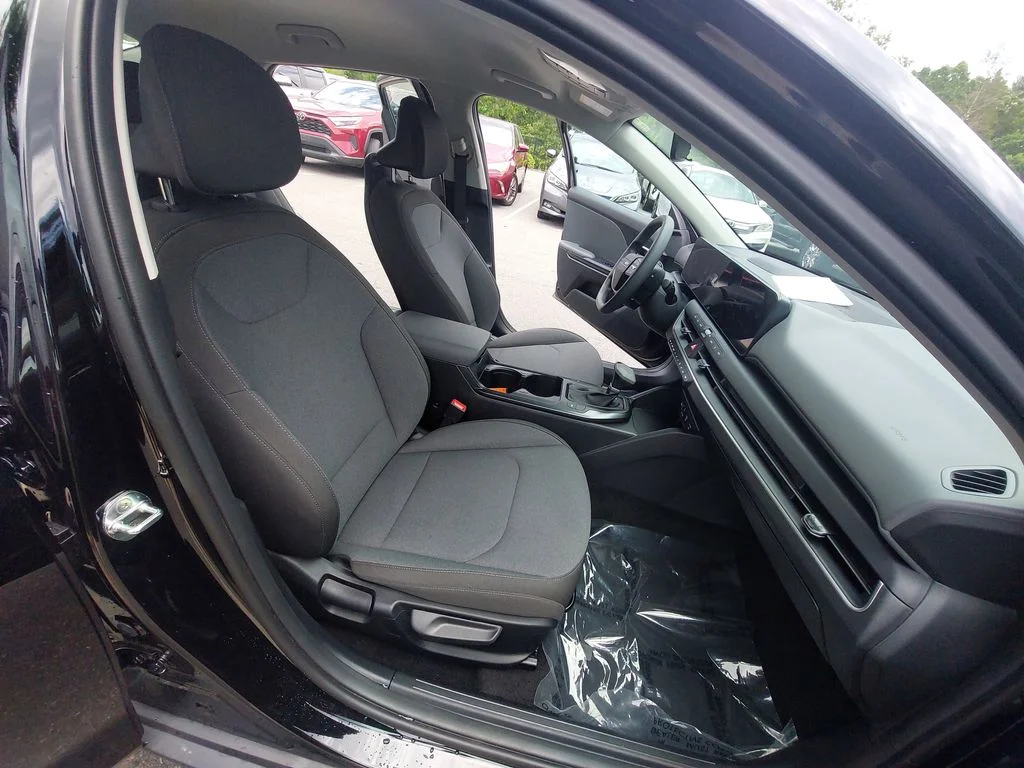 Used 2025 Black Kia LX image 10