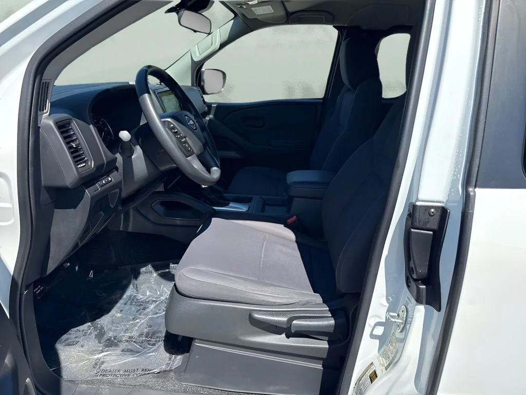 Used 2022 White Nissan S image 9