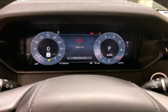 Used 2025 White Land Rover Dynamic SE image 20