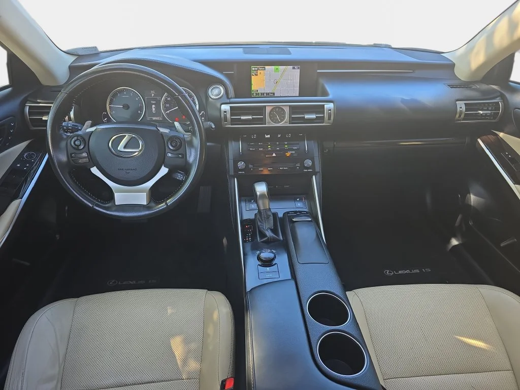 Used 2014  Lexus 250 image 10