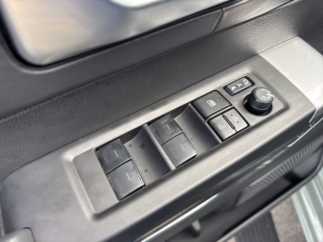 Used 2024  Toyota Platinum image 32