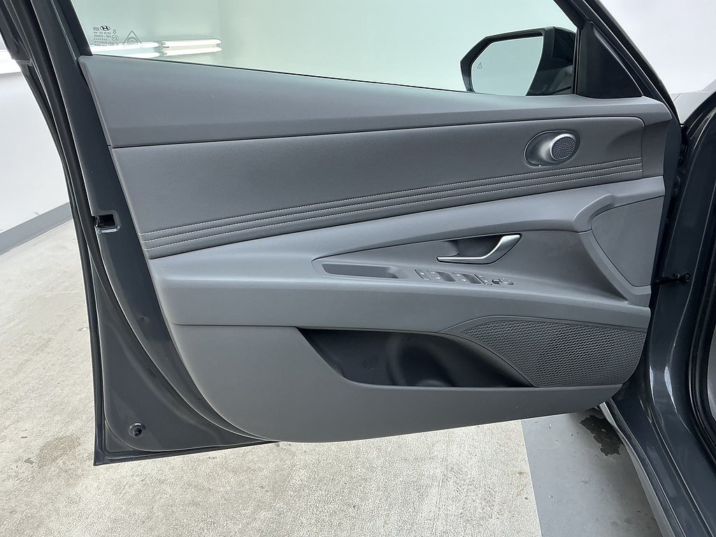 Used 2025 Ecotronic Gray Pearl Hyundai SEL Sport image 16