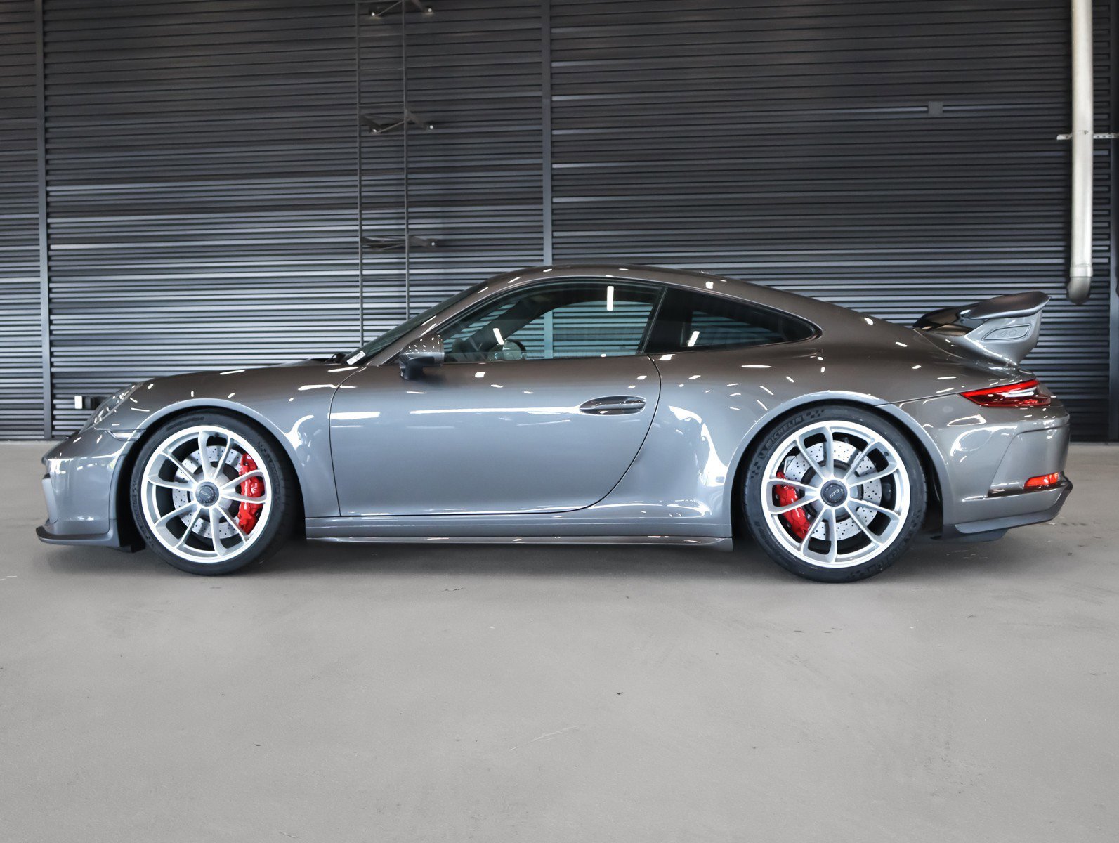 Used 2018 Agate Grey Metallic Porsche GT3 Coupe image 2