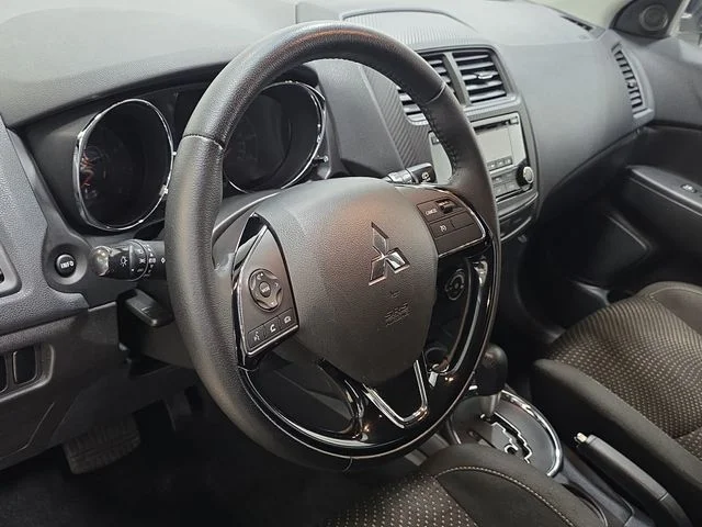 Used 2016 Black Mitsubishi ES image 14