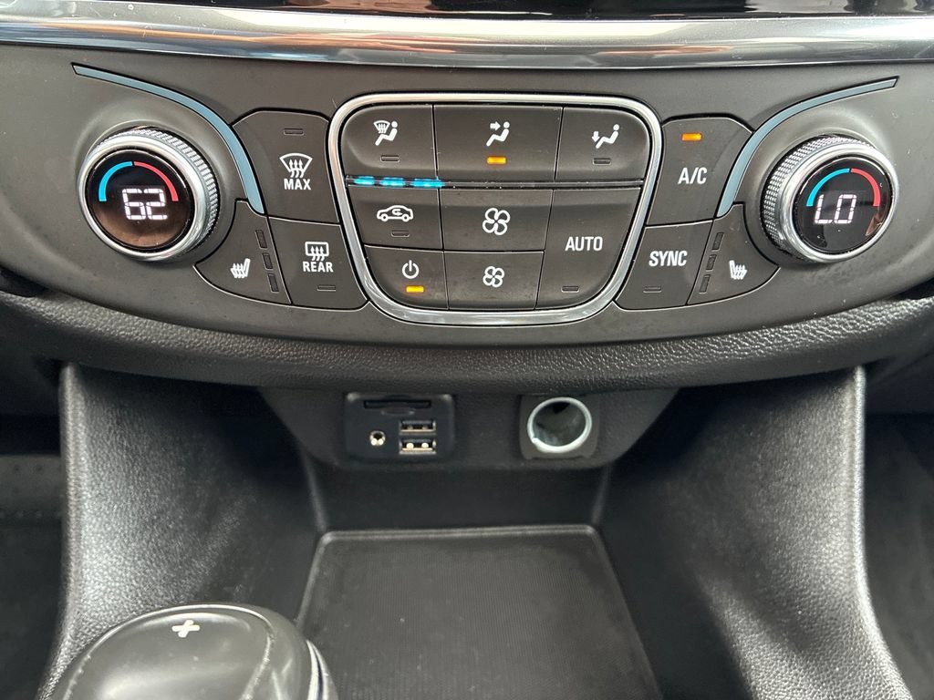 Used 2020 SILVER ICE METALLIC Chevrolet LT Leather image 20