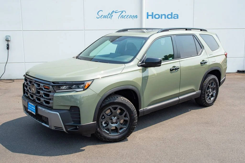 New 2026 Ash Green Metallic Honda TrailSport w/Pet Package image 2