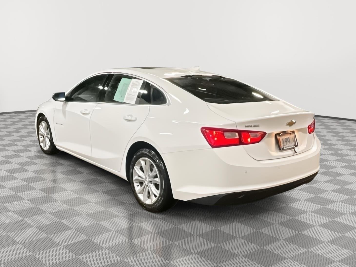 Used 2024 Summit White Chevrolet LT image 7