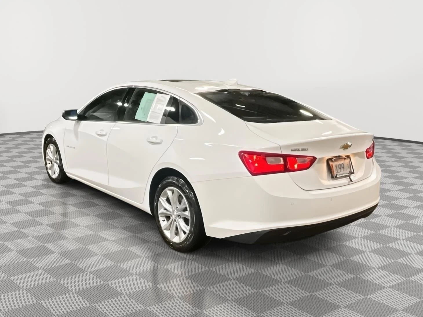 Used 2024 Summit White Chevrolet LT image 7