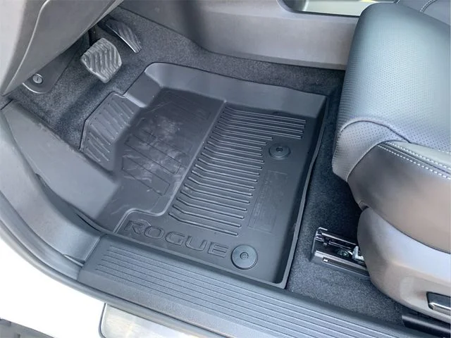 2026 Nissan Rogue Platinum - Photo 14