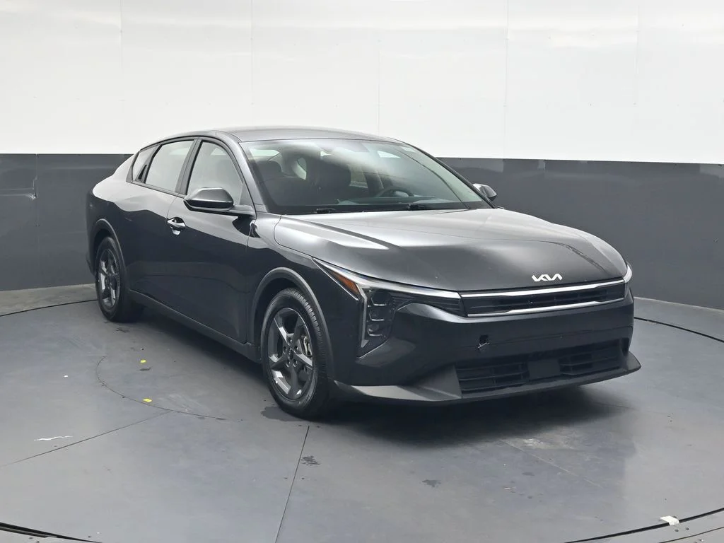 Used 2025 Gray Kia LXS image 2