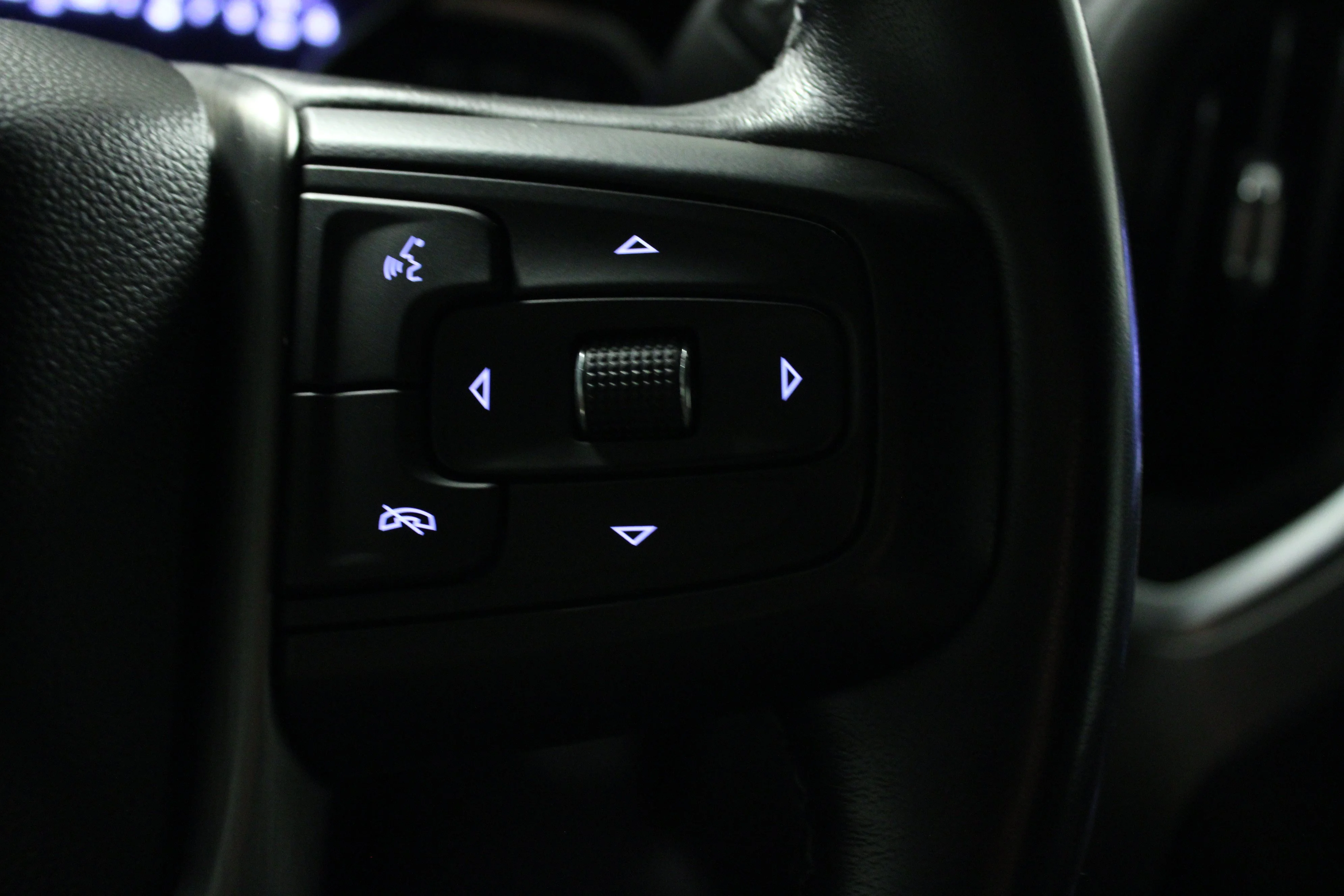 Used 2022 Ebony Twilight Metallic GMC Denali image 21