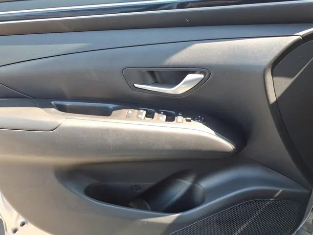 Used 2024  Hyundai SEL image 17
