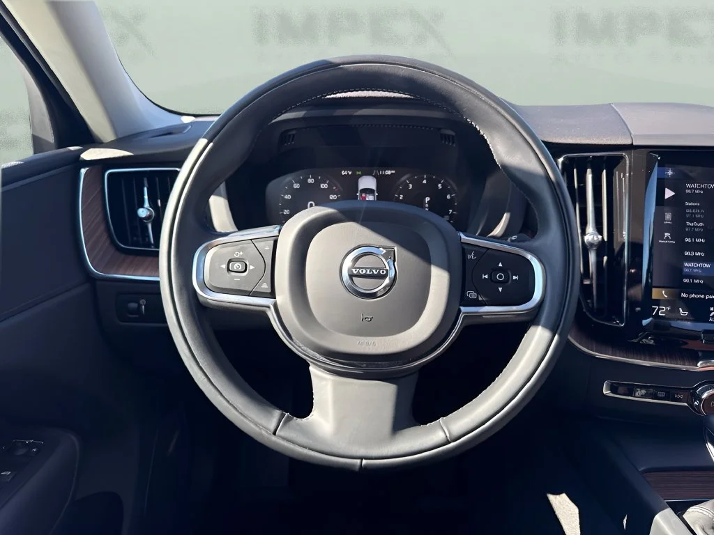 Used 2021 White Volvo T5 Momentum image 13