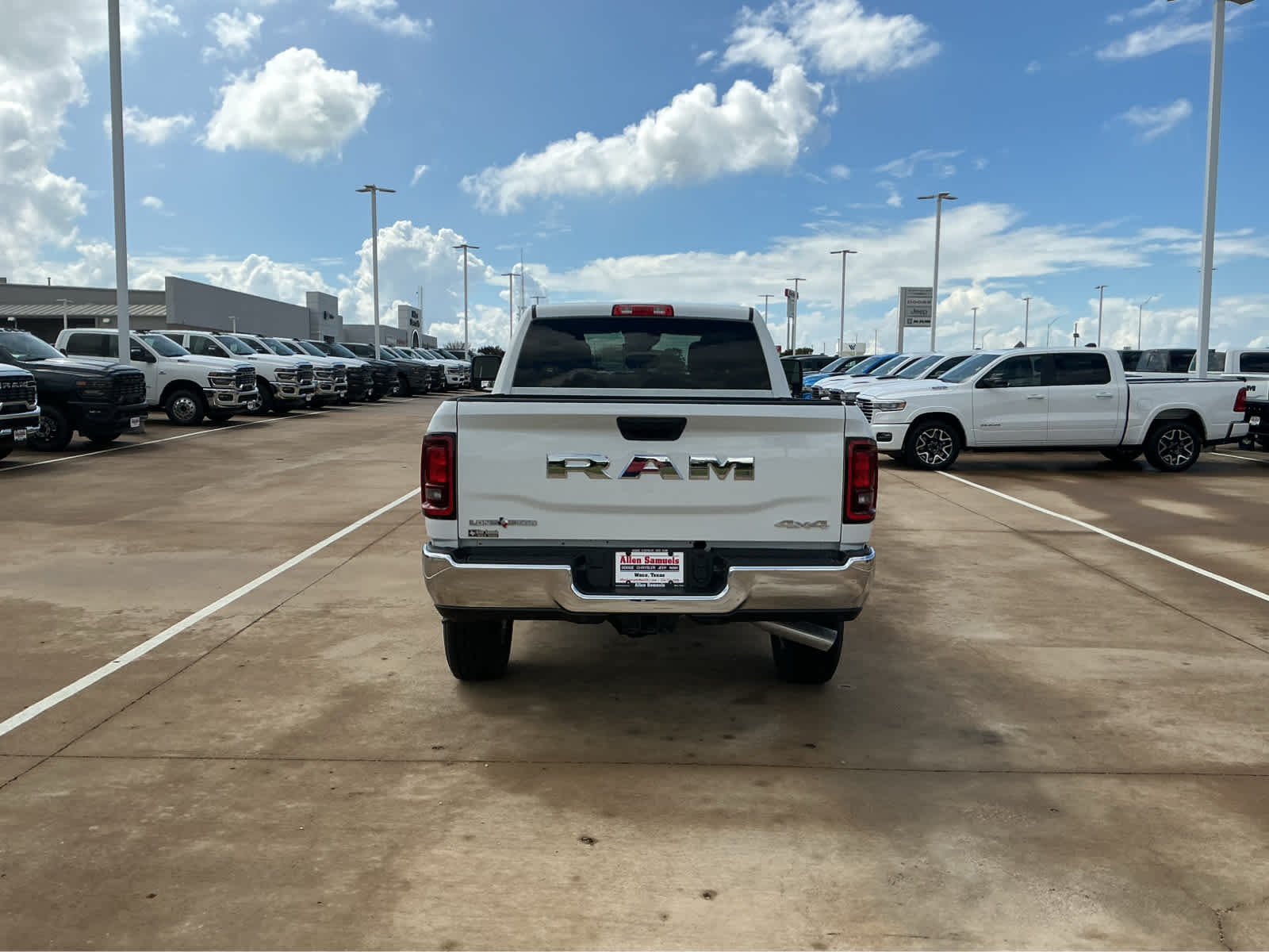 New 2026 Bright White Clear-Coat Exterior Paint RAM Lone Star image 9