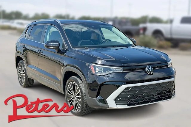 Pre-Owned 2025 Volkswagen Taos SE FWD SUV