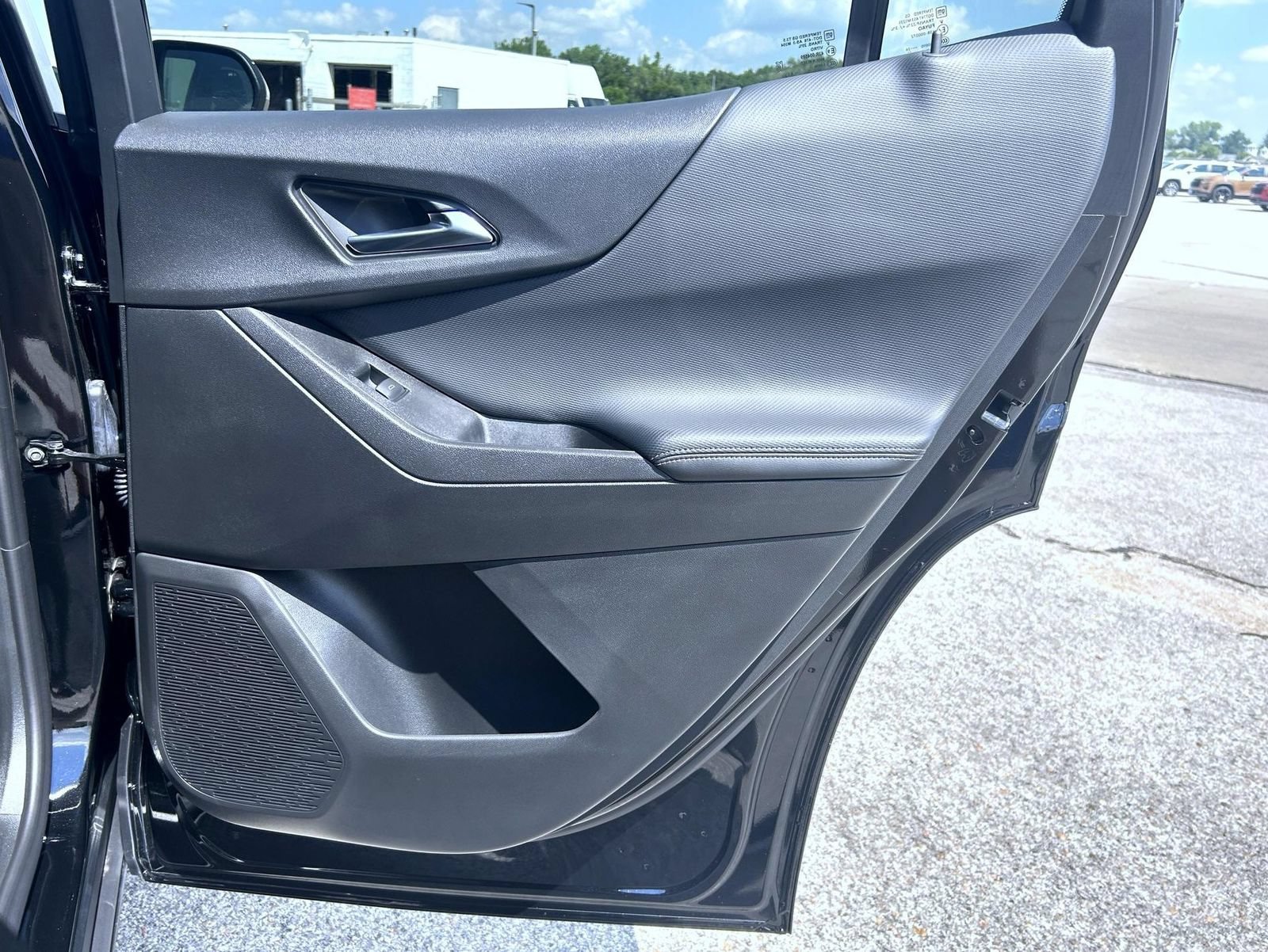 New 2027 Mosaic Black Metallic Chevrolet LT image 18