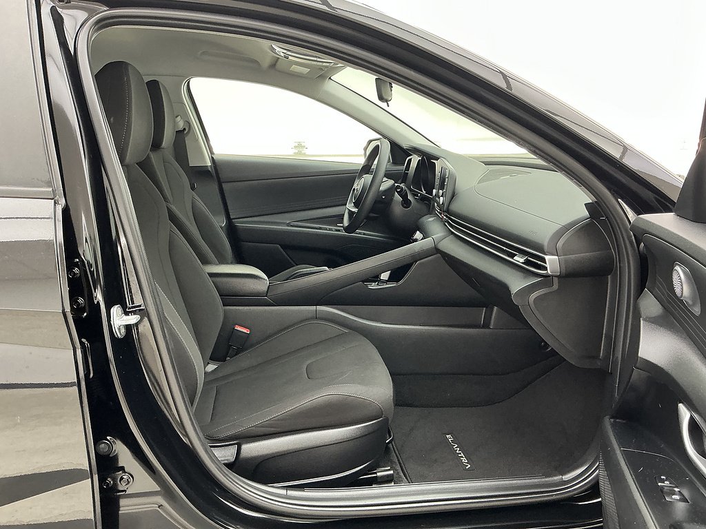 Used 2022 Phantom Black Hyundai SEL image 24