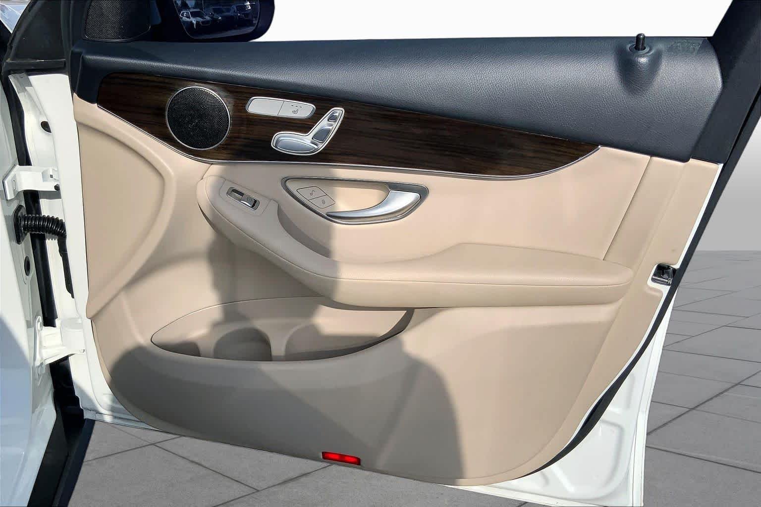 Certified Used 2019 Polar White Mercedes-Benz GLC 300 image 23