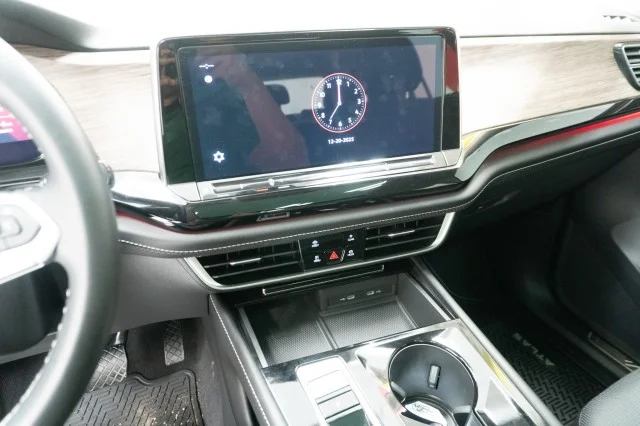 New 2024  Volkswagen 2.0T SEL image 32
