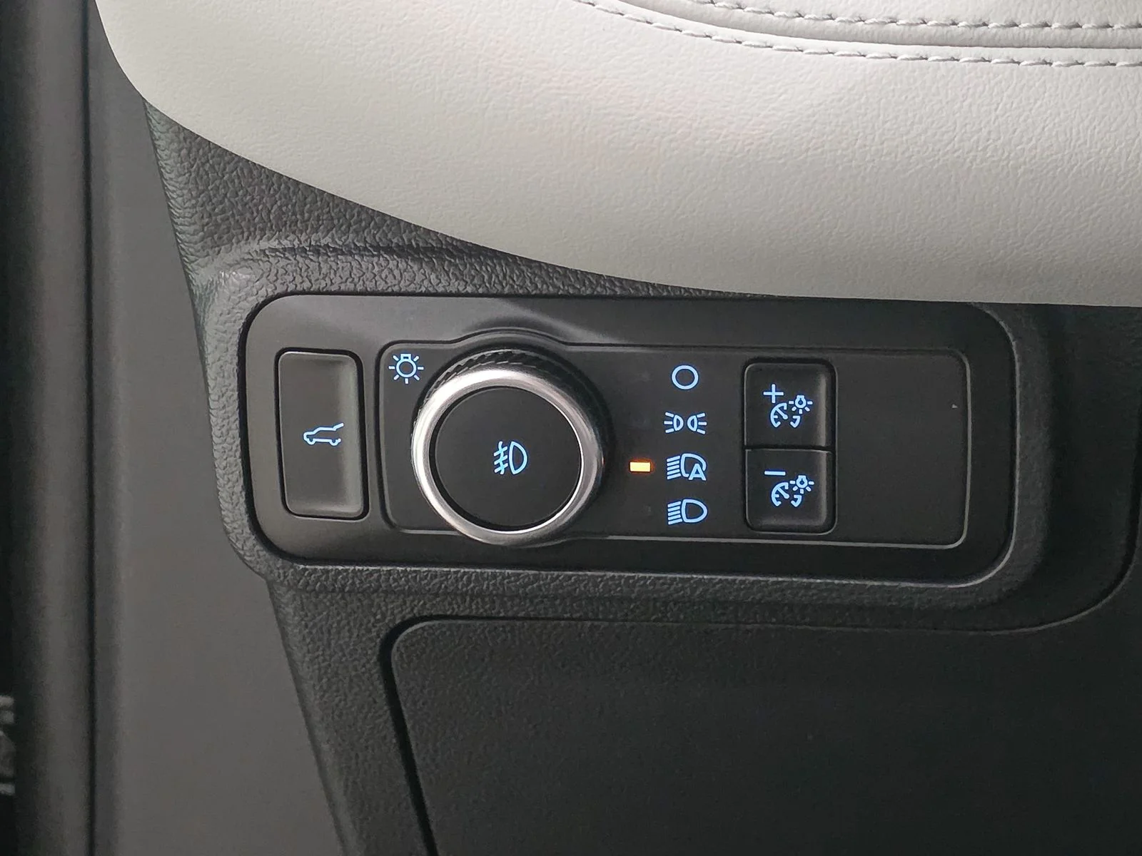 New 2026 Agate Black Metallic Ford Platinum™ image 28