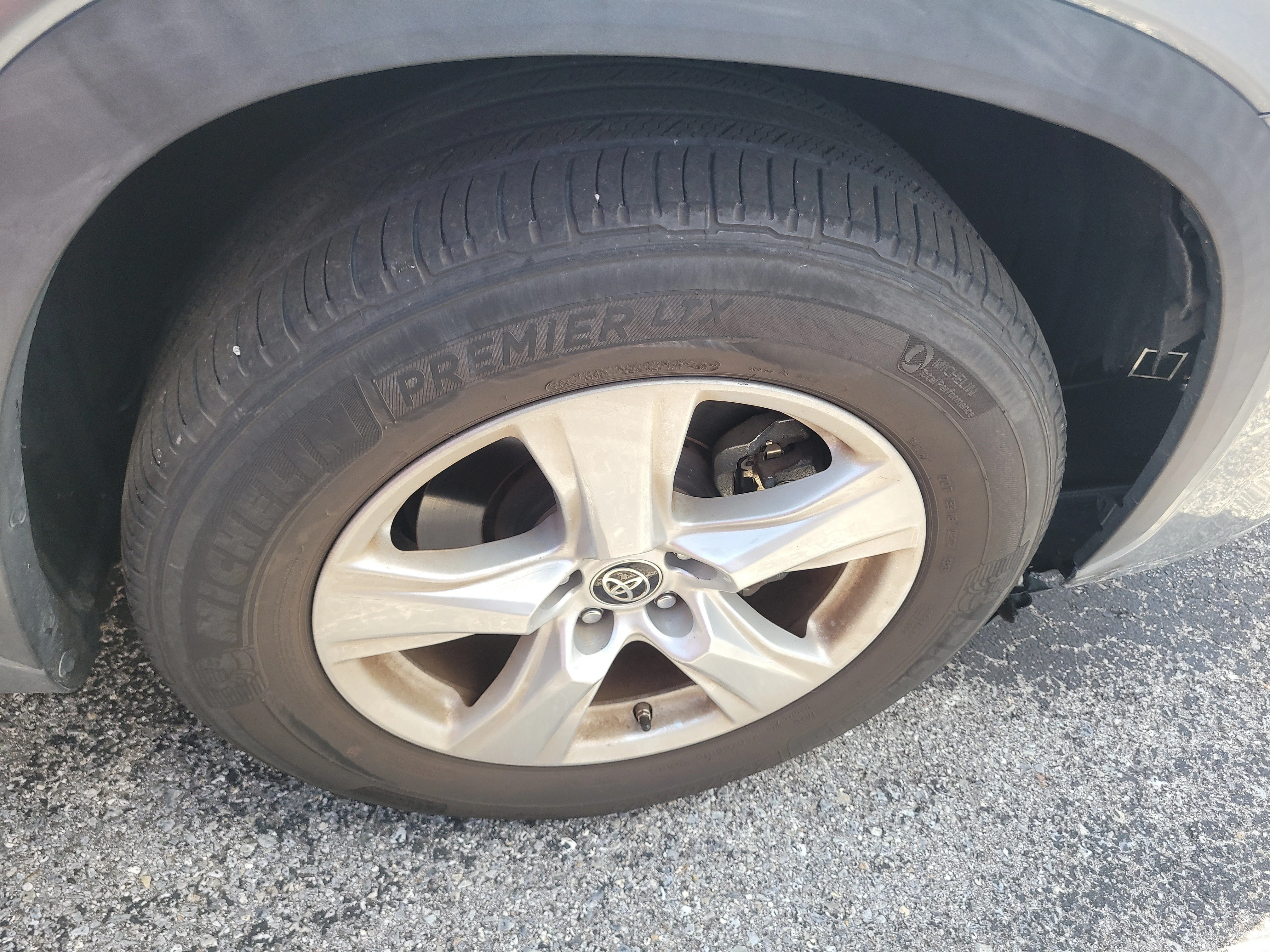 Used 2023 Moon Dust Toyota L image 8