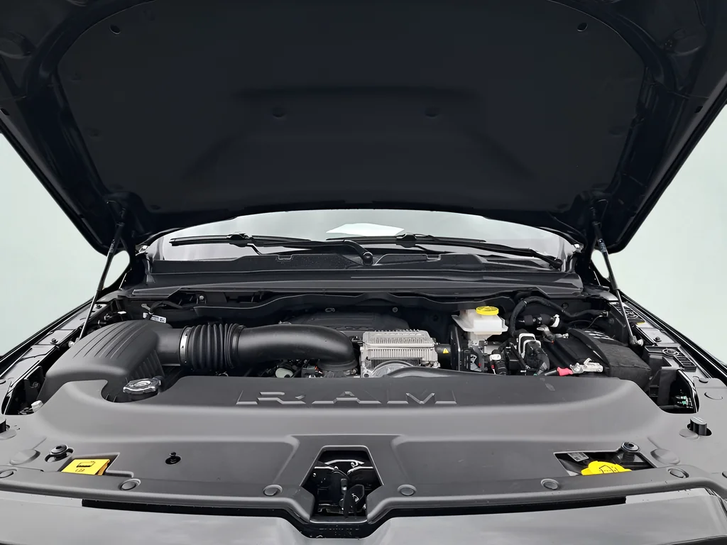 New 2026 Diamond Black Crystal Pearl-Coat Exterior Paint RAM Big Horn/Lone Star image 26