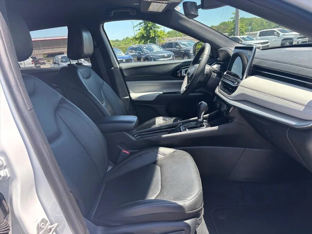 Used 2025 White Jeep Limited image 14