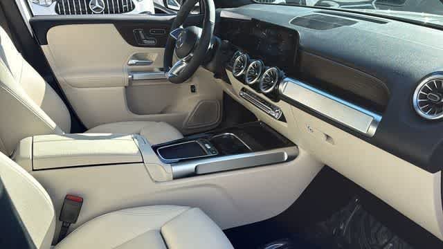 Certified Used 2025 Polar White Mercedes-Benz GLB 250 image 35