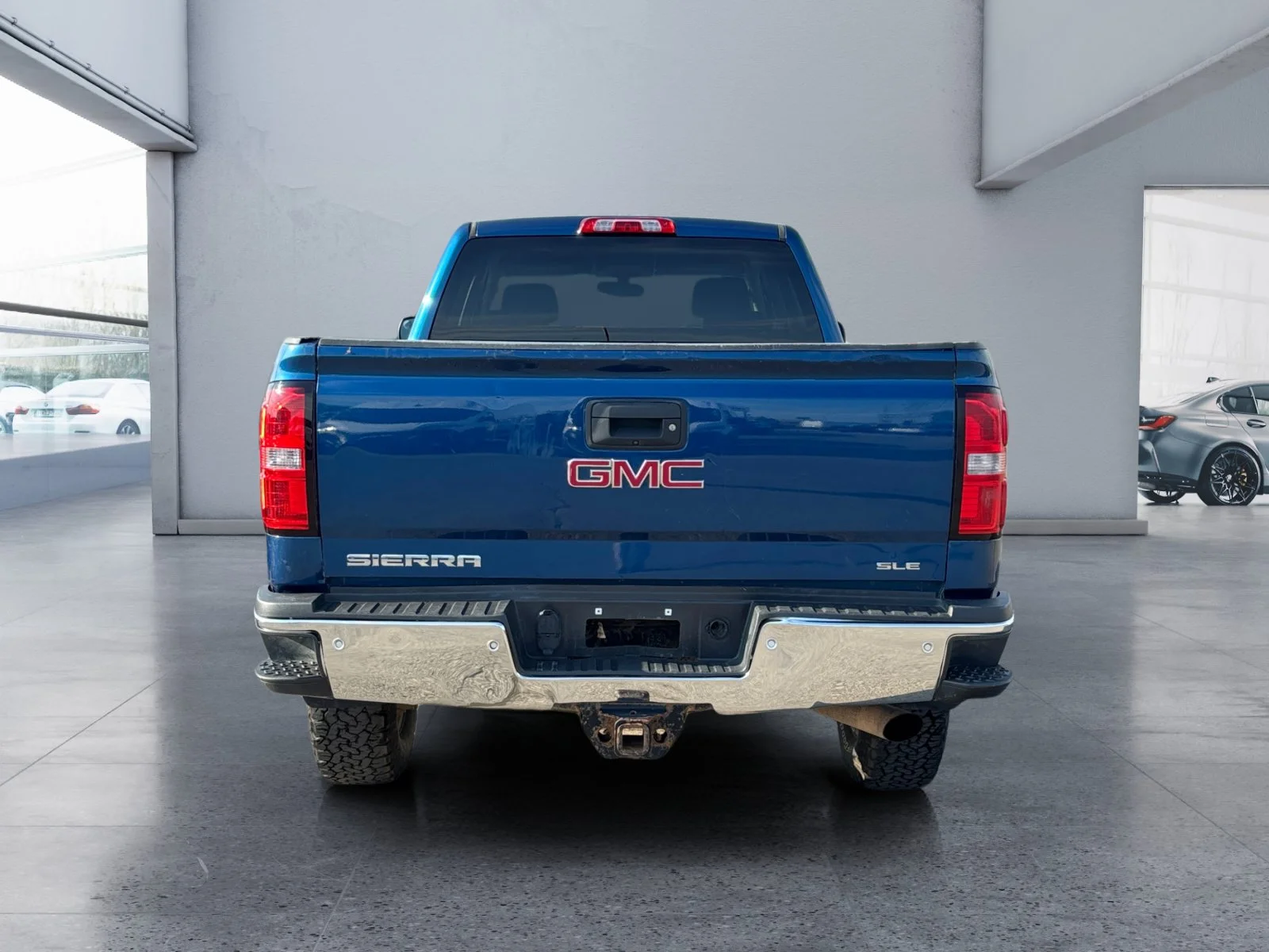 Used 2017 Blue GMC SLE image 4