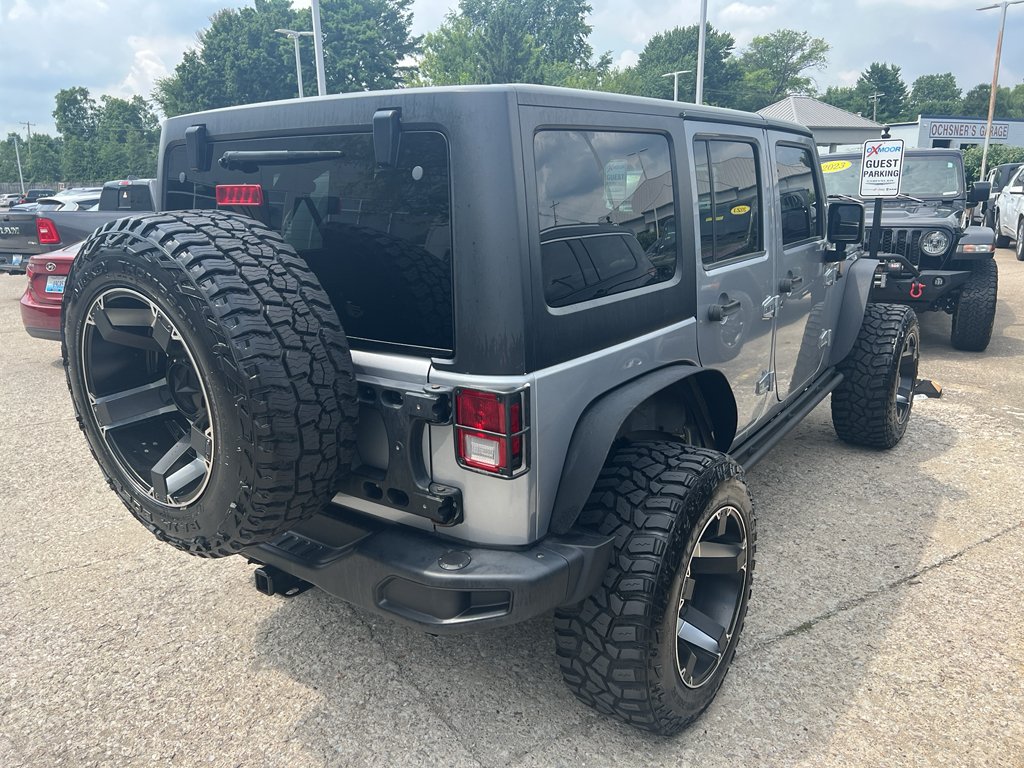 Used 2016 Billet Silver Metallic Clearcoat Jeep Black Bear image 3