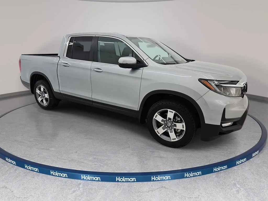 New 2026 Solar Silver Metallic Honda RTL image 4