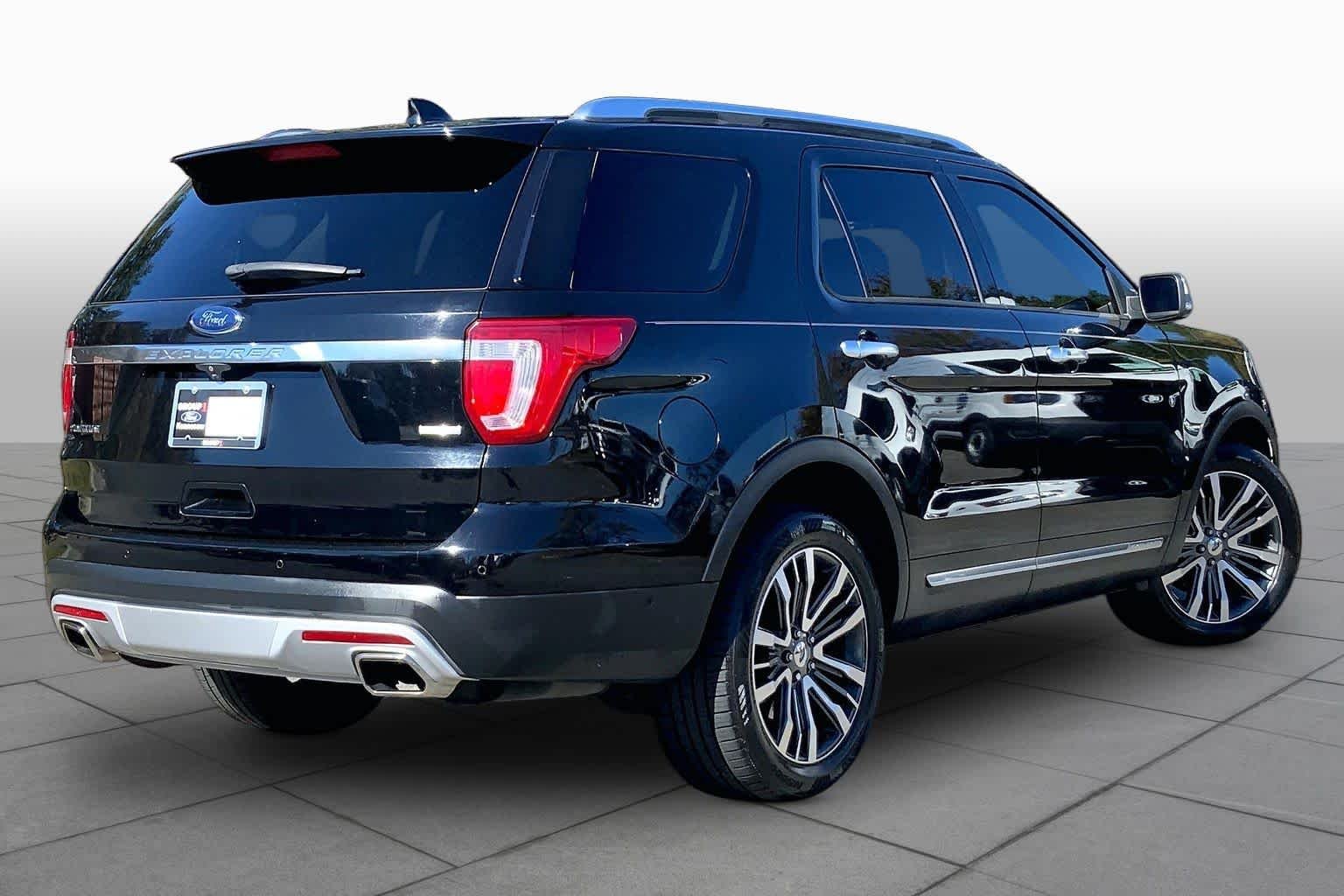 Used 2017 Shadow Black Ford Platinum image 13