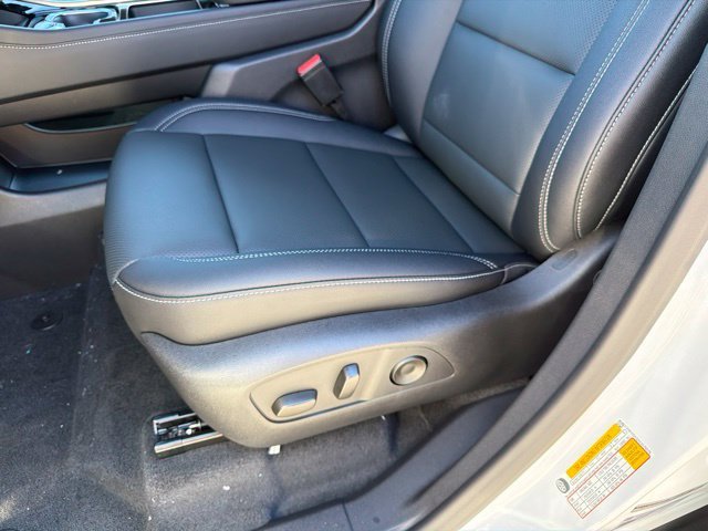 2027 Chevrolet Traverse LT - Photo 10