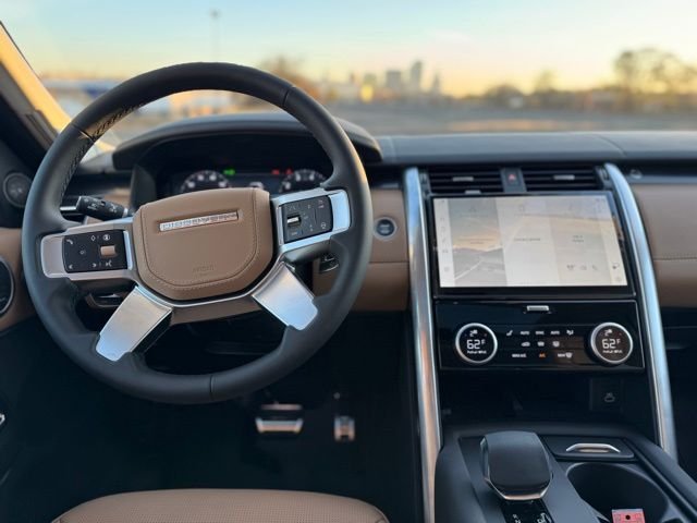 New 2025 Fuji White Land Rover Metropolitan Edition image 13