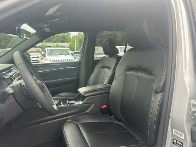 Used 2025 Silver Jeep Limited image 10