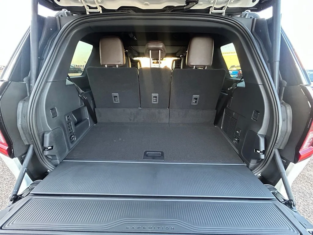 New 2027 Star White Metallic Tri-Coat Ford King Ranch® image 27